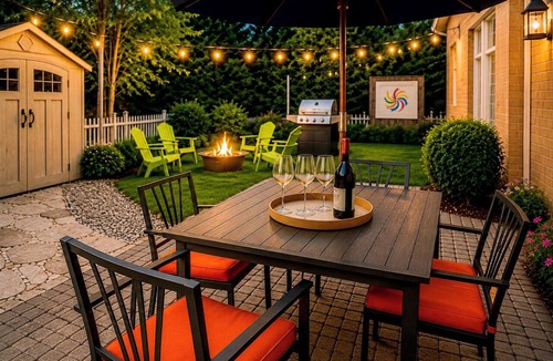 Prince Edward House | Downtown Picton Retreat |Near Sandbanks & Wineries