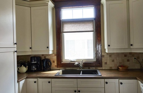 Prince Edward House | Downtown Picton with pool