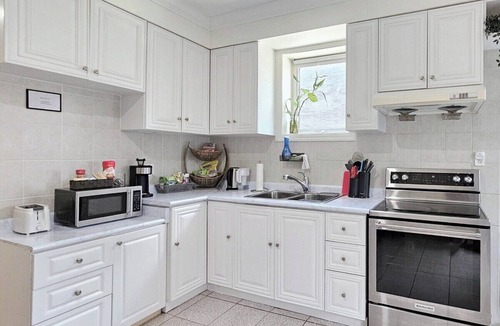 Trinity - Bellwoods Apartment | Downtown Toronto 1 bedroom unit Near Trinity bellwood park