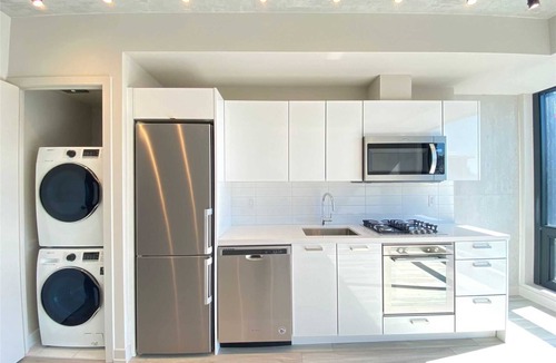 Alexandra Park Apartment | Downtown Toronto fantastic one bedroom condo.
