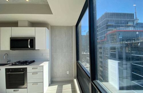 Alexandra Park Apartment | Downtown Toronto fantastic one bedroom condo.
