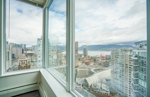 Crosstown Apartment | Downtown Unit with Spectacular Views