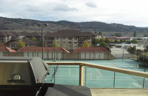 Central Okanagan Condo | Downtown Waterfront Kelowna British Columbia Canada