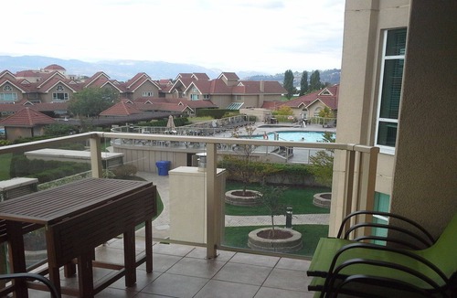 Central Okanagan Condo | Downtown Waterfront Kelowna British Columbia Canada
