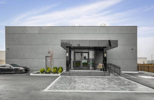 Northeast Mississauga House | Dream Suites Boutique Hotel - Private room in Mississauga