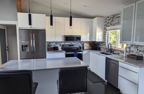 Comox House | Dyke Rd House - Home away from home