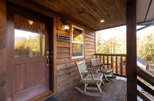 Ucluelet Cabin | Eagle Cabin I Wild Pacific Trail I Kayak I Forest