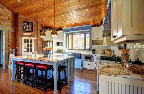 Eagle Lake Cottage | Eagle Lake Executive Retreat – Luxury Haliburton Lakefront Getaway