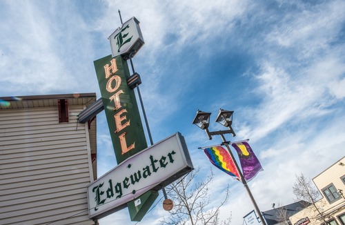 Whitehorse Hotel | Edgewater Hotel
