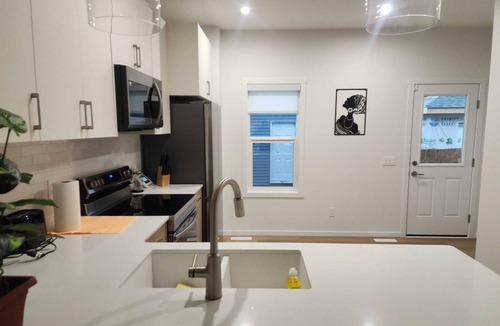 West Edmonton House | Edmonton 3BR House | 2.5 Bath | Modern Comfort