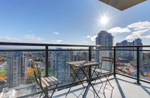 Burnaby Apartment | Elegant 1BR Apt with GYM near Crystal Mall