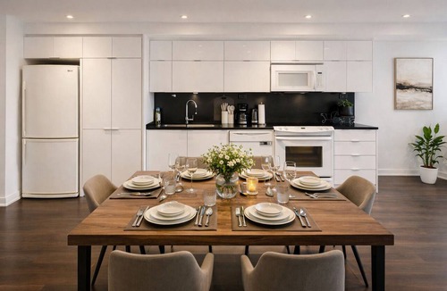 CityPlace Apartment | Elegant 2BR Downtown Toronto Condo | Free Parking