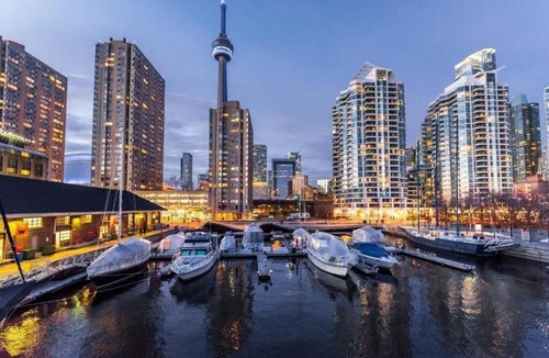 Toronto Entertainment District Apartment | Elegant 2BR Toronto Retreat by Union Station