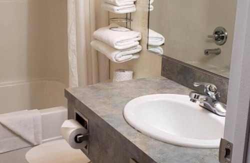 Whitehorse Hotel | Elite Hotel Downtown Center