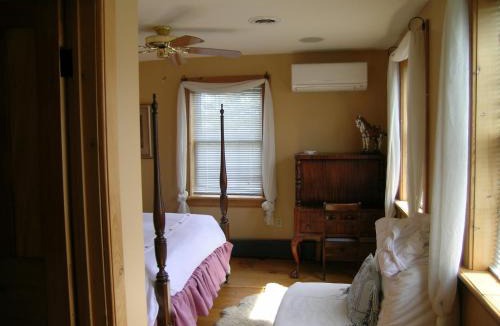 Campbellford Bed & Breakfast | Emilyville Inn