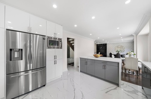 Newtonbrook House | Endless Comfort Awaits In This Poolside Hideaway!nTranquility meets convenience!