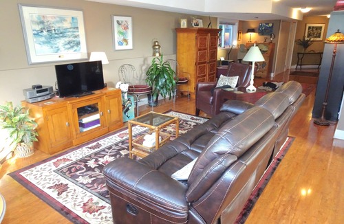 White Rock House | Enjoy the beach in White Rock! Available November 1, 2024