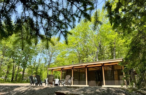Springfield Cottage | Enjoy the lovely setting of this romantic spot in nature.