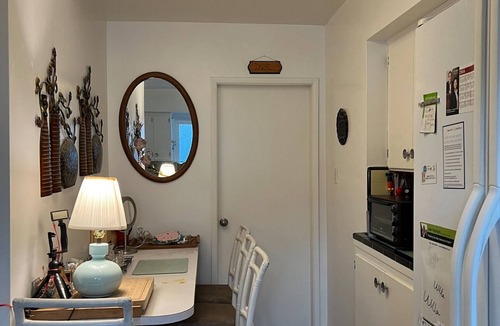 Surrey House | Enjoyable 3-bedroom house in charming Surrey neighborhood, close to everything