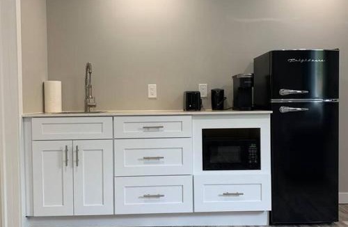 Fairfield Apartment | ENTIRE 1 BEDROOM APARTMENT DOWNTOWN - u4