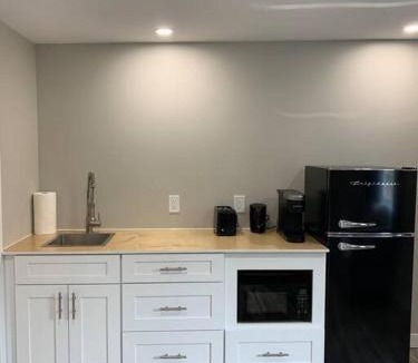 Fairfield Apartment | ENTIRE 1 BEDROOM APARTMENT DOWNTOWN - u4