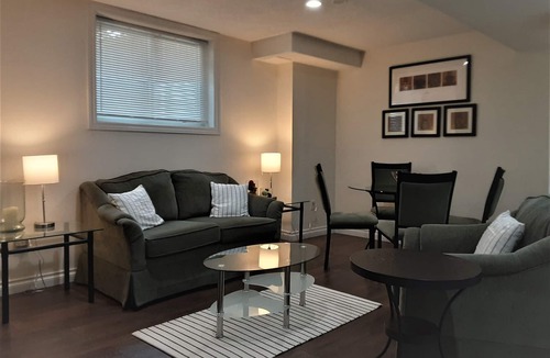 Churchill Meadows House | Entire 2 Bedroom Basement with Kitchen & Laundry