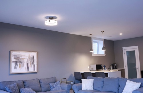 Bedford House | Entire 6 Bedroom Home | Modern Stay in Bedford