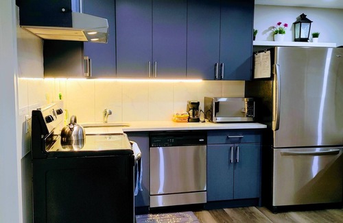 Southeast Calgary House | Entire, Clean and cozy 2 Bedroom Suite ❤️