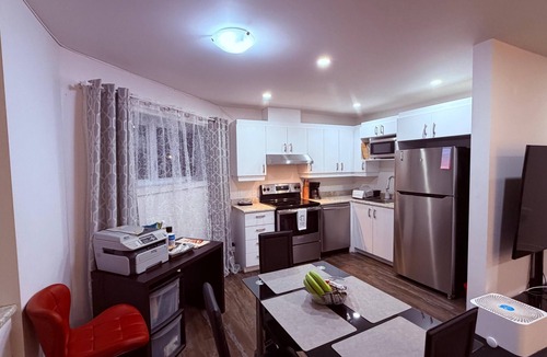 Dollard-des-Ormeaux Condo | Entire Condo|REM·Parking·YUL·Downtown 15 min-Condo entier|REM·Parking·YUL·Centre