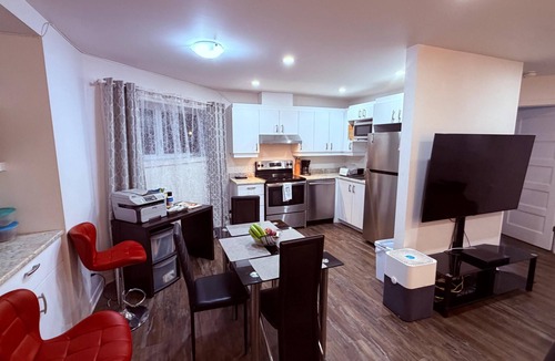 Dollard-des-Ormeaux Condo | Entire Condo|REM·Parking·YUL·Downtown 15 min-Condo entier|REM·Parking·YUL·Centre