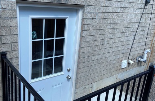 Brampton House | Entire home in Brampton, Canada 2 guests1 bedroom1 bed1 bath