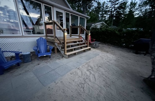 Killaloe Cottage | 🏖️ Epic Family Beachfront Cottage w/Private Dock & Sunset Firepit!