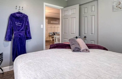 Selkirk Cottage | Erie Shores Retreat family cottage with hot tub!!