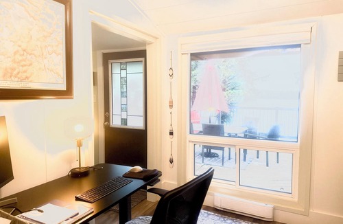Seguin Cottage | Escape Rejuvenate @Luxury Lakefront Muskoka 3 BR cottage with 2 BR Bunkie