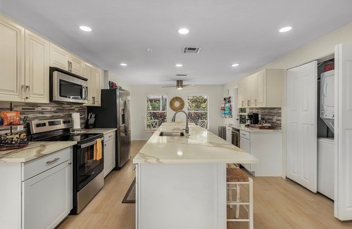 East Naples House | Estey Oasis. Heated Pool! Close to Beaches/5th Ave!