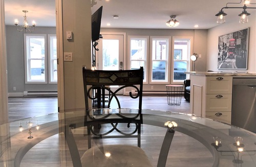 Carleton Place Apartment | Esther's Place-Carleton Place Downtn Apt