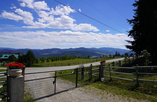 Rock Creek House | Evergreen Nature Getaway retreat!