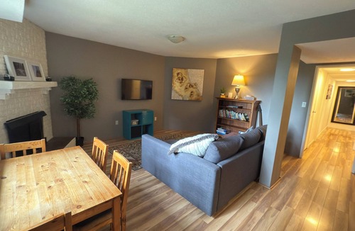 Upper Lonsdale House | Excellent Location - Minutes to the Mountain