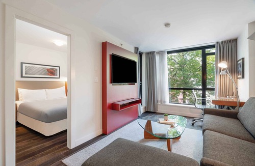 Central Apartment | Executive 1BR Yaletown Suite w/Balcony & Views