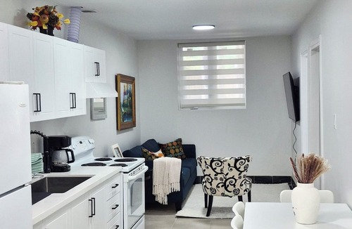 Birch Cliff Heights House | Executive 2BR Walkout Suite | BirchCliff | Scarborough | Toronto