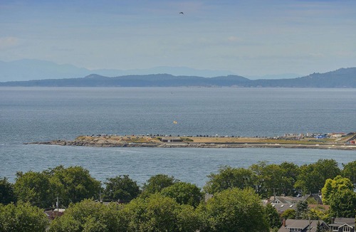 Fairfield House | Executive 3 Bedroom With Sweeping Ocean and Mountain Views