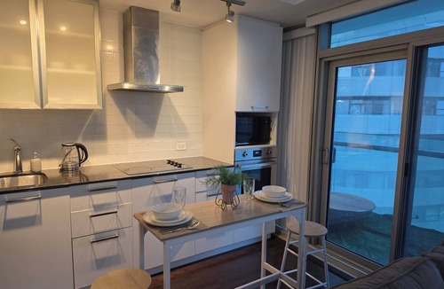 Toronto Entertainment District Condo | Executive condoCN Tower| Leafs| Raptors| Harbourfront| Balcony
