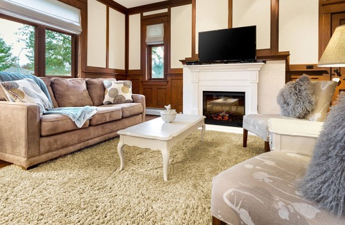 South Central Condo | Executive Elegance Close to Lake
