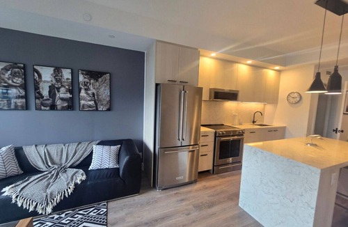 Downtown Toronto Apartment | Executive Furnished 2 Bedroom in Toronto | Elm Ledbury