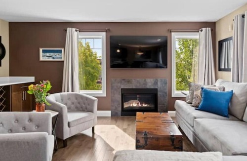 Saskatoon House | Executive Getaway