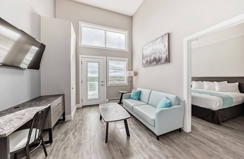 Red Deer Apartment | Executive King Bedroom Suite