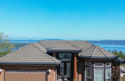 Ladysmith House | Executive Ocean View pet friendly Suite Sleeps 10 guest
