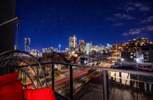 Crescent Heights Apartment | Executive Suite Downtown Skyline View UG Parking