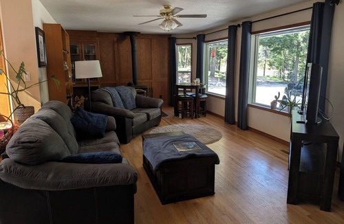 Aspen Grove House | Experience Zen in a charming 3-bedroom farmhouse in Beautiful Thompson-Nicola.