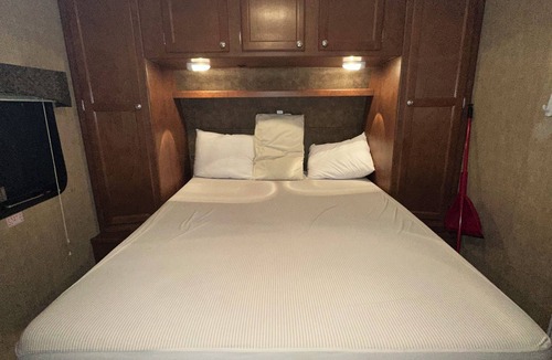 Hinton House | Experience “The RV Life” on our Fully Equipped Camper Trailer